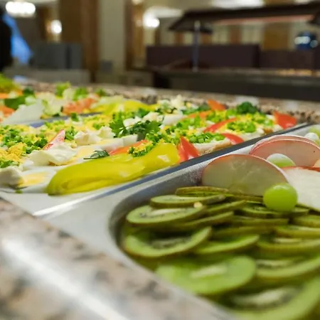 Отель Kasimir & 3*